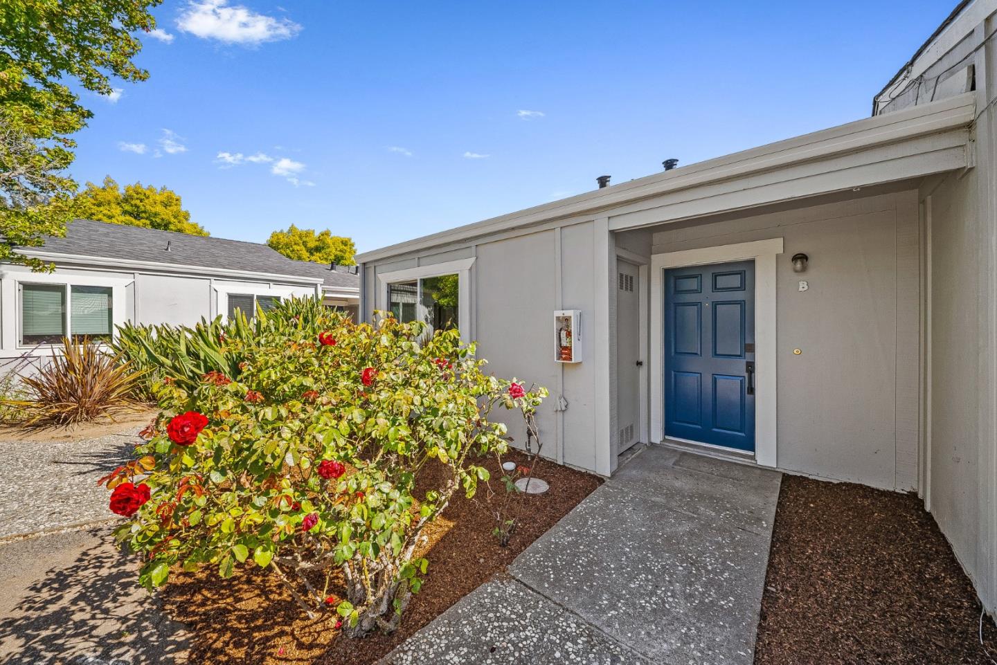 Detail Gallery Image 4 of 49 For 3268 Mission Dr, Santa Cruz,  CA 95065 - – Beds | – Baths