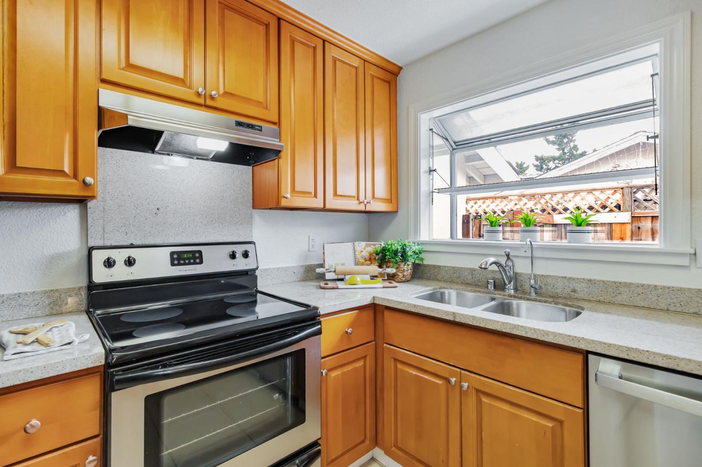 Detail Gallery Image 15 of 39 For 509 Chinook Ln, San Jose,  CA 95123 - 3 Beds | 2 Baths