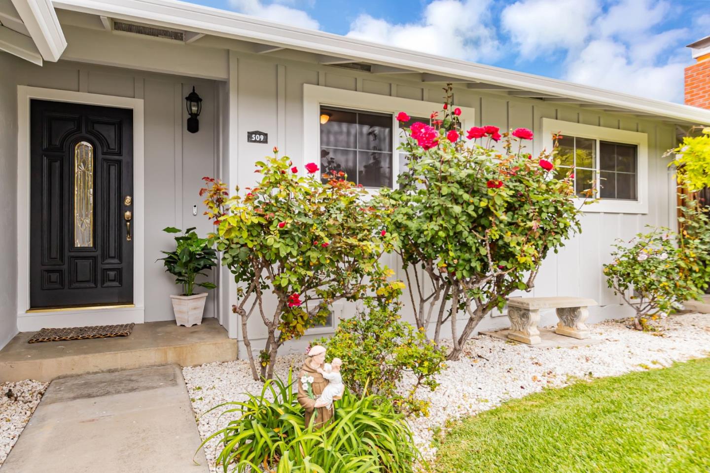 Detail Gallery Image 4 of 39 For 509 Chinook Ln, San Jose,  CA 95123 - 3 Beds | 2 Baths