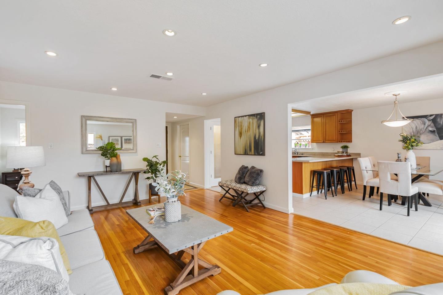 Detail Gallery Image 9 of 39 For 509 Chinook Ln, San Jose,  CA 95123 - 3 Beds | 2 Baths