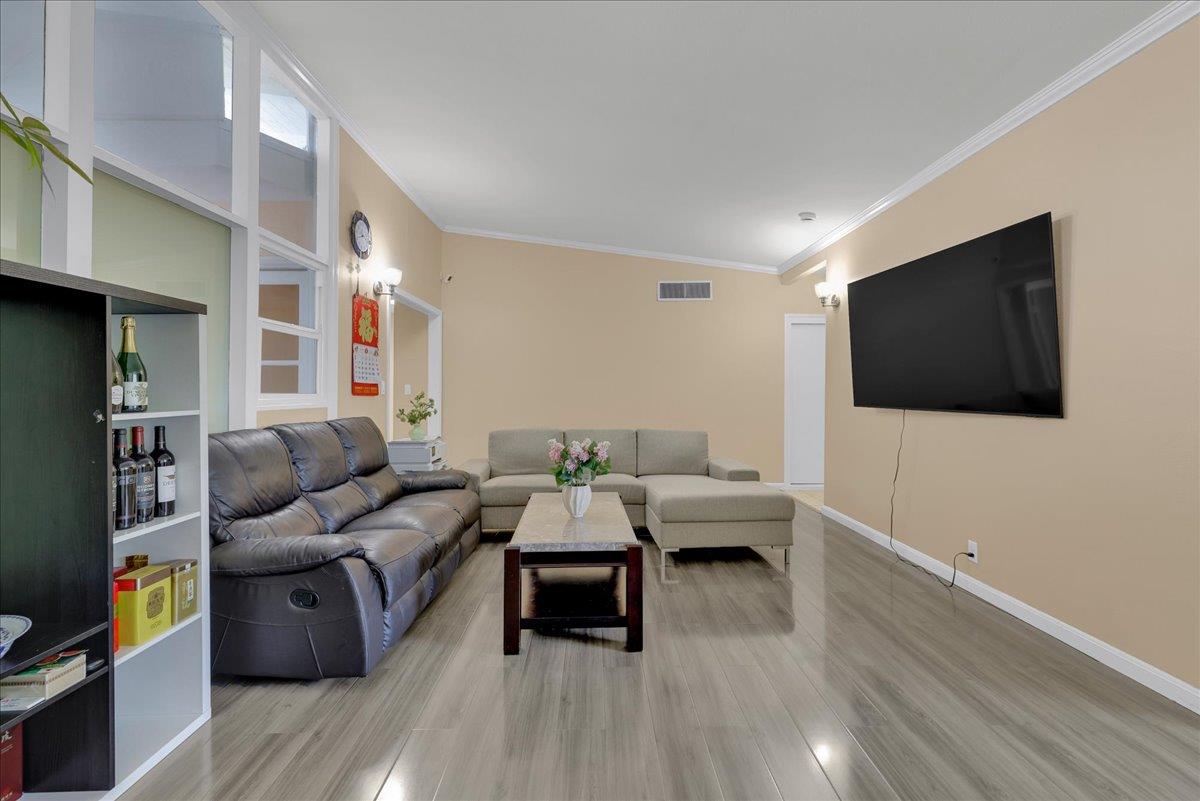 Detail Gallery Image 9 of 37 For 24622 Heather Ct, Hayward,  CA 94545 - 4 Beds | 3 Baths