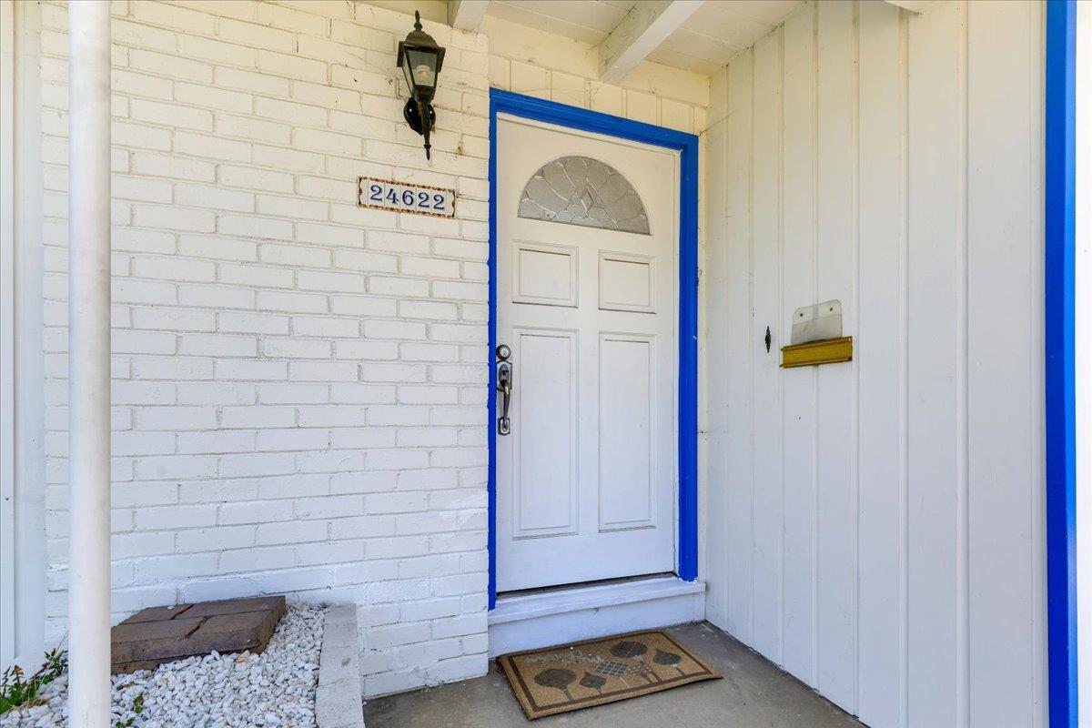 Detail Gallery Image 4 of 37 For 24622 Heather Ct, Hayward,  CA 94545 - 4 Beds | 3 Baths