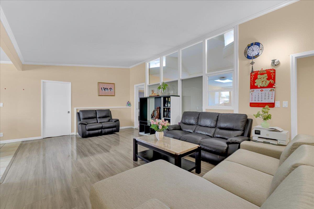 Detail Gallery Image 5 of 37 For 24622 Heather Ct, Hayward,  CA 94545 - 4 Beds | 3 Baths
