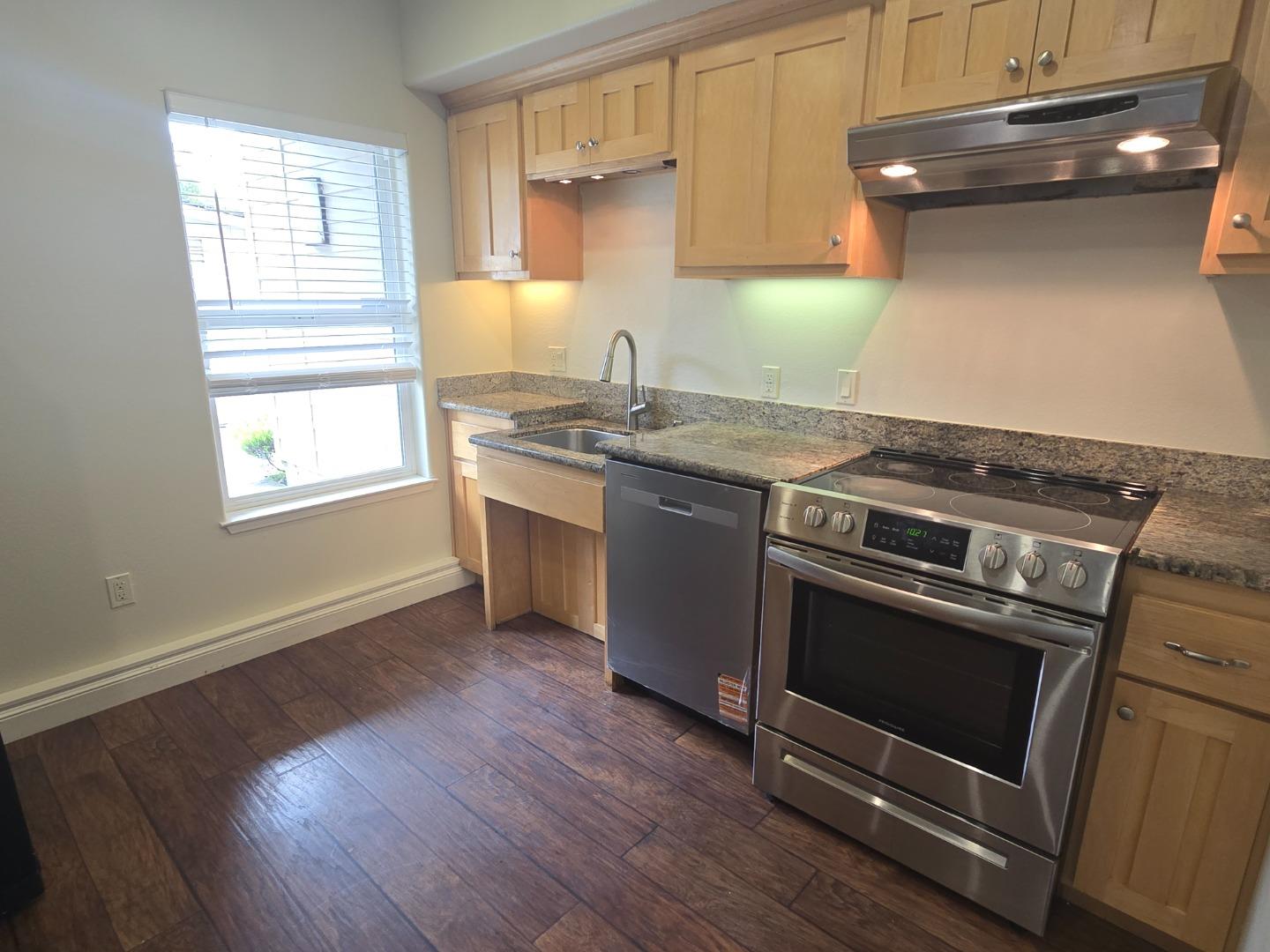 Detail Gallery Image 2 of 13 For 110 Portola #1,  El Granada,  CA 94018 - 2 Beds | 2 Baths