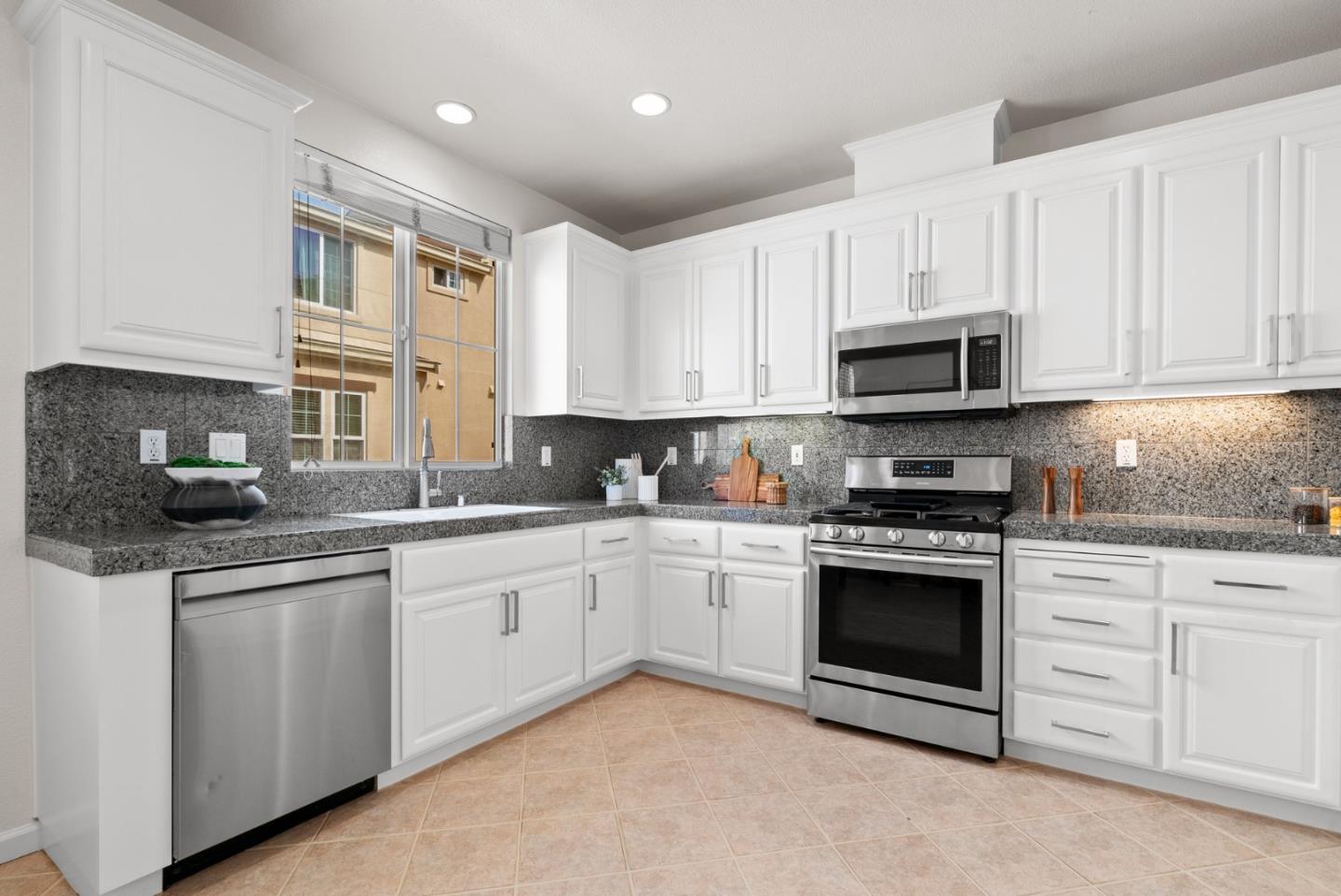 Detail Gallery Image 18 of 44 For 4362 Headen Way, Santa Clara,  CA 95054 - 3 Beds | 2/1 Baths