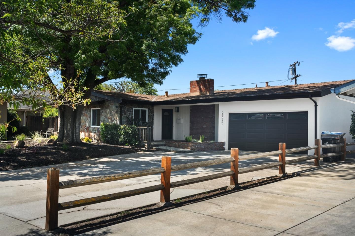 Detail Gallery Image 2 of 43 For 6765 Charlene Ct, San Jose,  CA 95129 - 4 Beds | 2 Baths