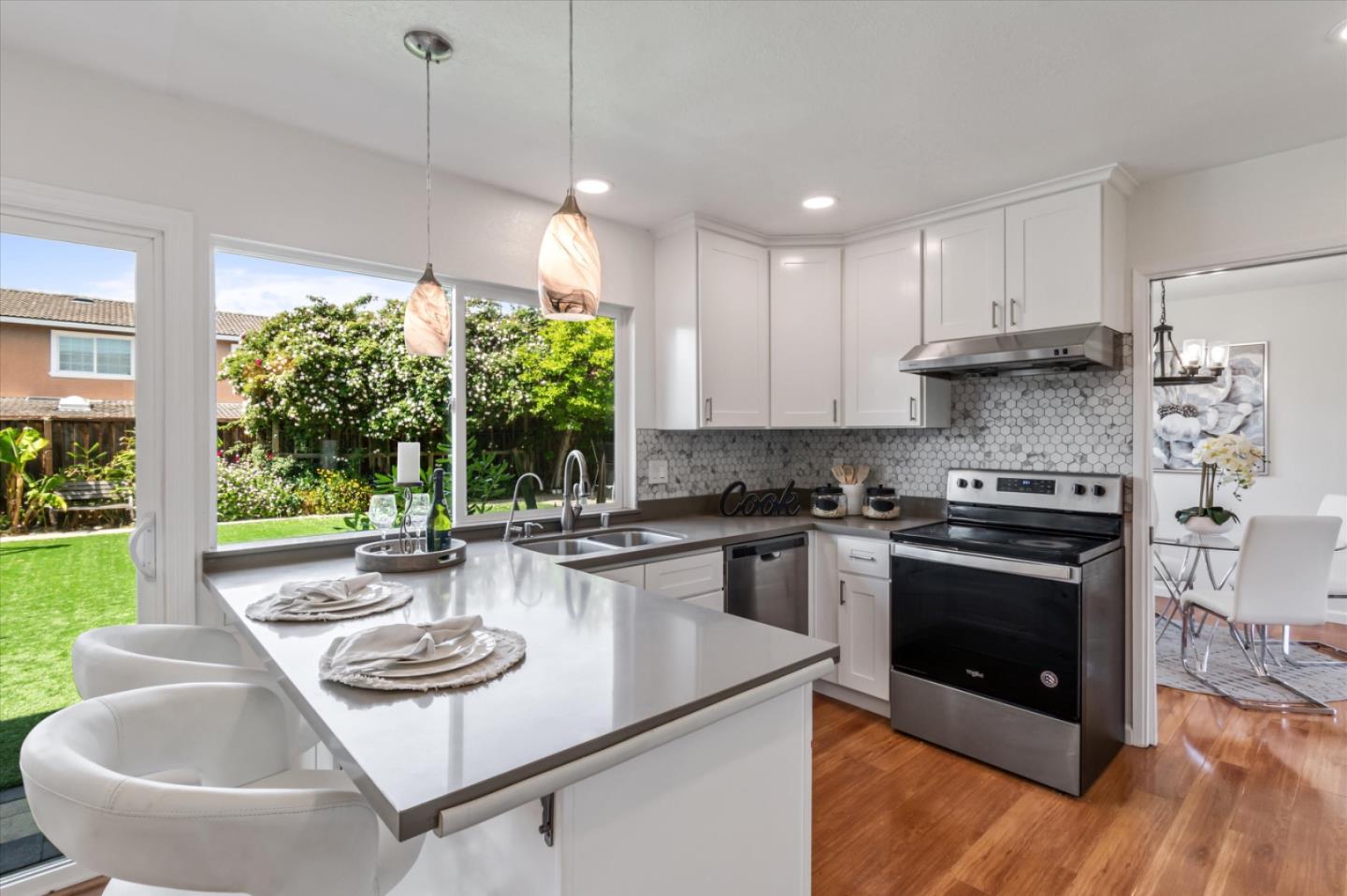Detail Gallery Image 12 of 51 For 3653 Woodley Dr, San Jose,  CA 95148 - 5 Beds | 2/1 Baths