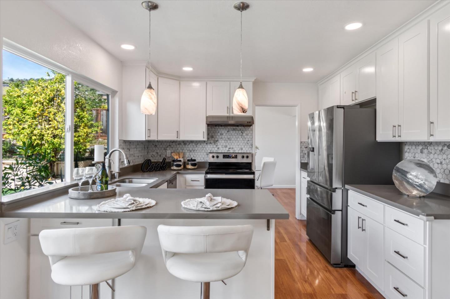 Detail Gallery Image 13 of 51 For 3653 Woodley Dr, San Jose,  CA 95148 - 5 Beds | 2/1 Baths
