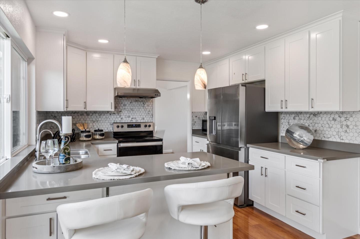 Detail Gallery Image 14 of 51 For 3653 Woodley Dr, San Jose,  CA 95148 - 5 Beds | 2/1 Baths