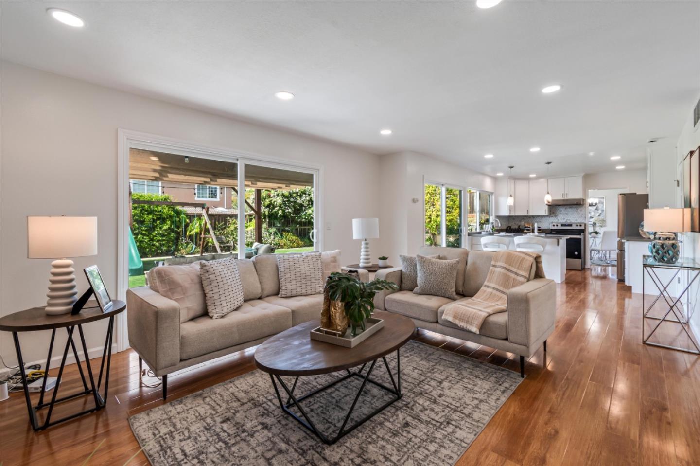 Detail Gallery Image 21 of 51 For 3653 Woodley Dr, San Jose,  CA 95148 - 5 Beds | 2/1 Baths
