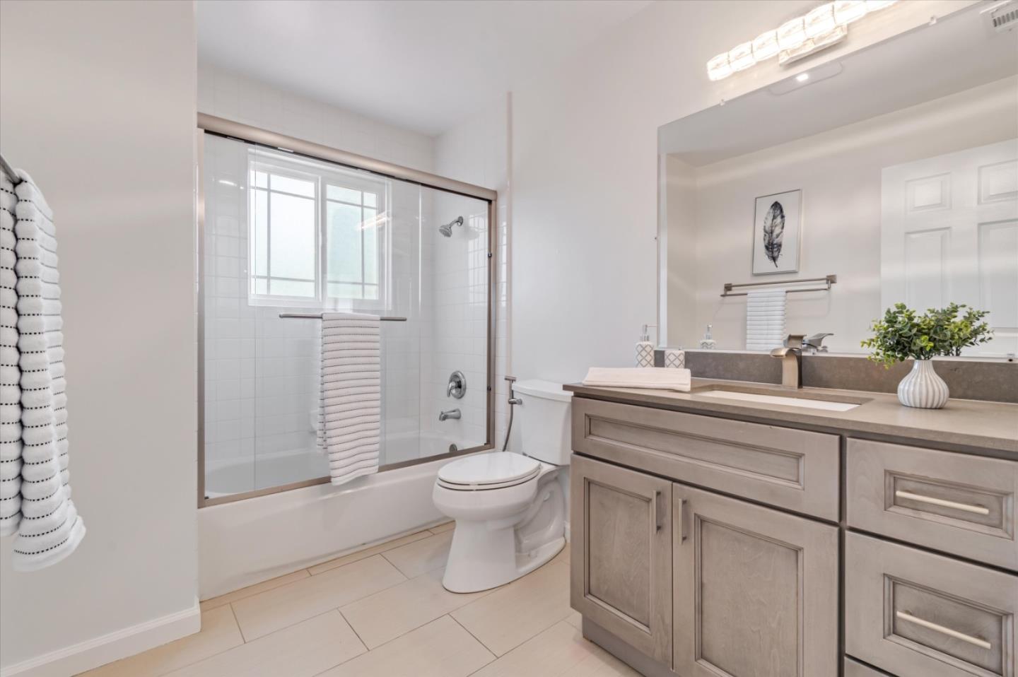 Detail Gallery Image 23 of 51 For 3653 Woodley Dr, San Jose,  CA 95148 - 5 Beds | 2/1 Baths