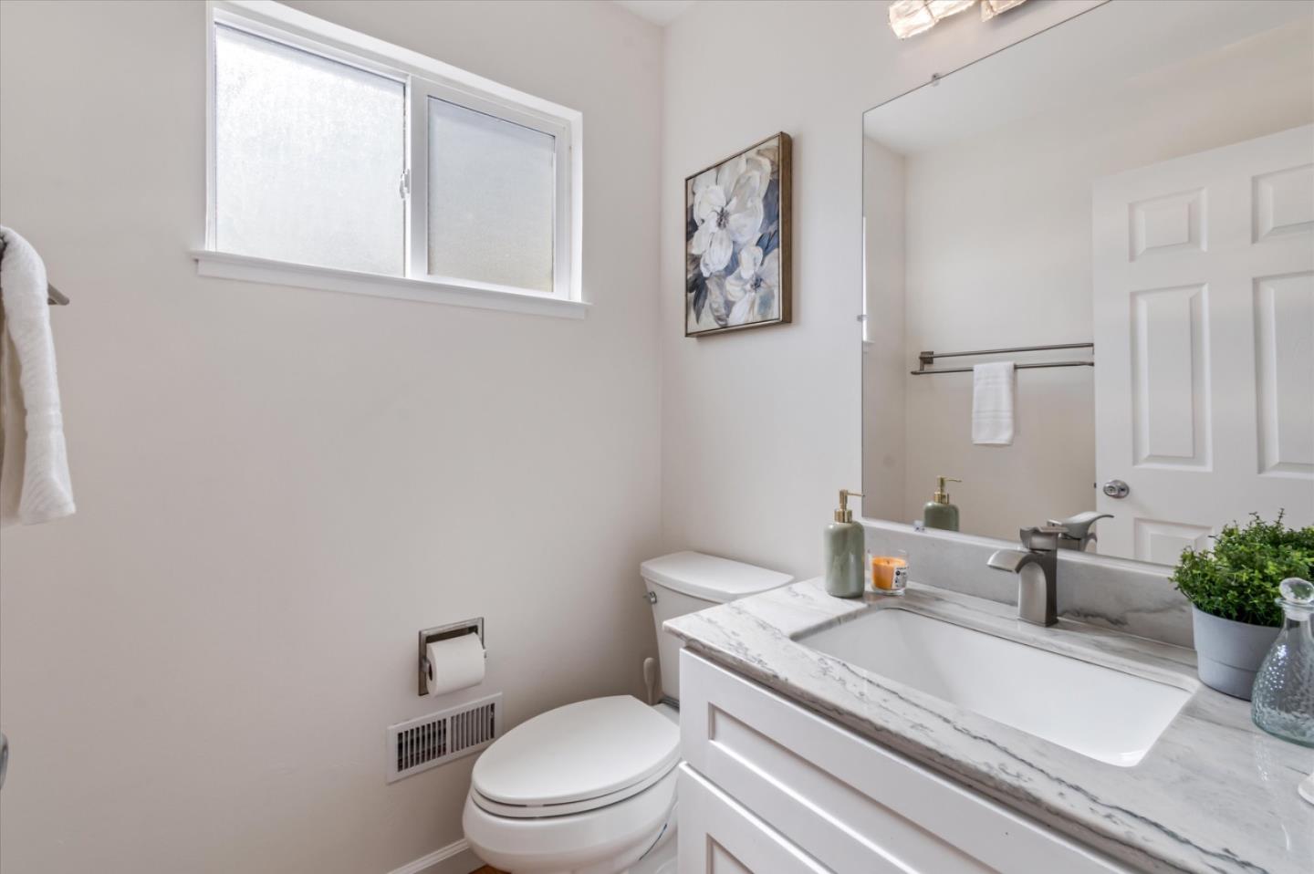 Detail Gallery Image 28 of 51 For 3653 Woodley Dr, San Jose,  CA 95148 - 5 Beds | 2/1 Baths