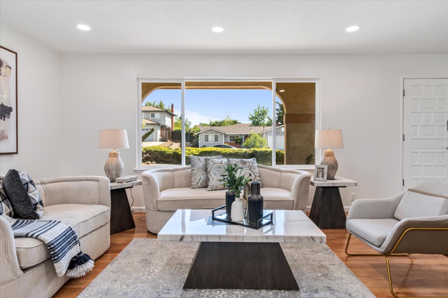 Detail Gallery Image 5 of 51 For 3653 Woodley Dr, San Jose,  CA 95148 - 5 Beds | 2/1 Baths