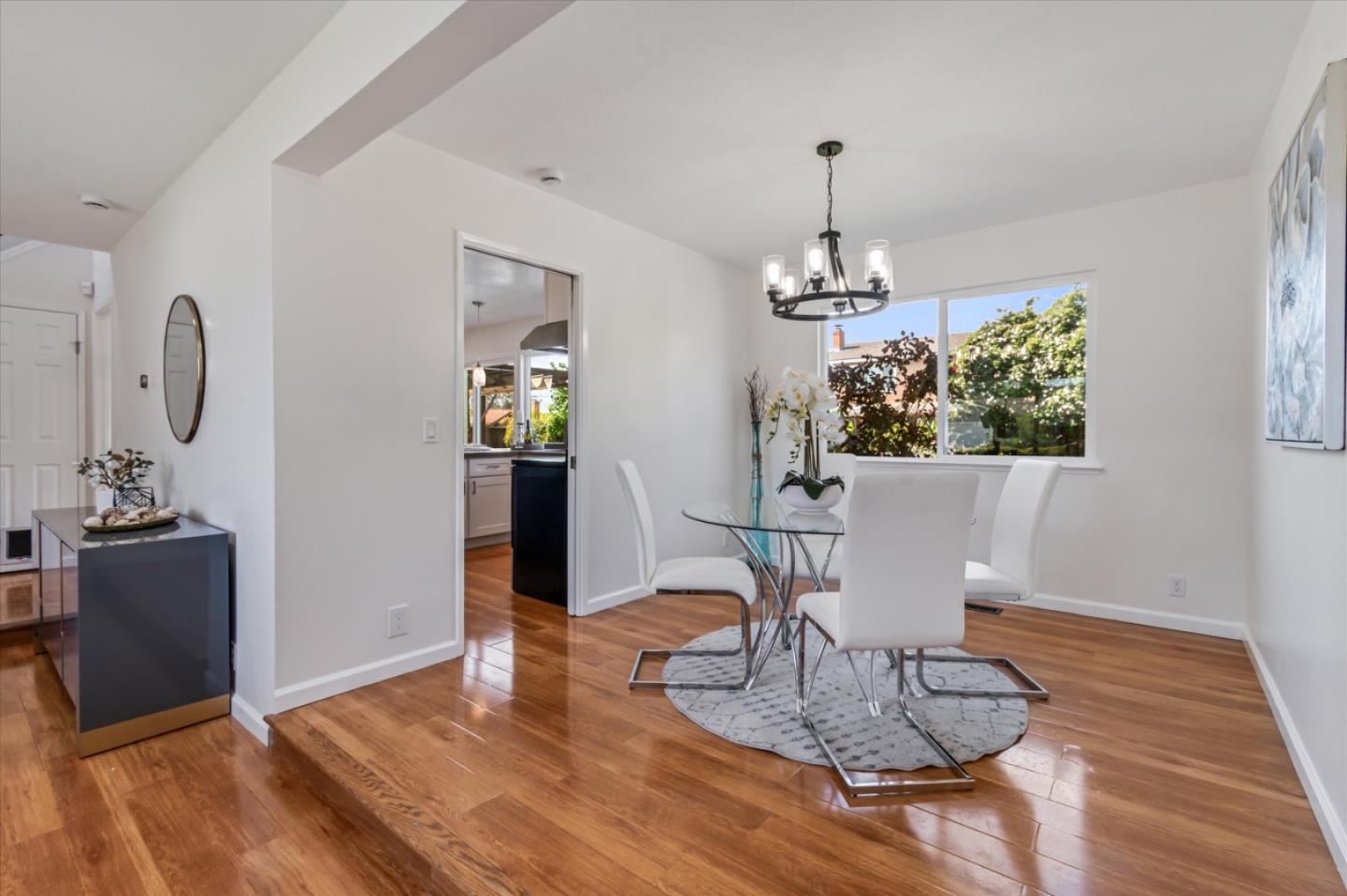 Detail Gallery Image 9 of 51 For 3653 Woodley Dr, San Jose,  CA 95148 - 5 Beds | 2/1 Baths