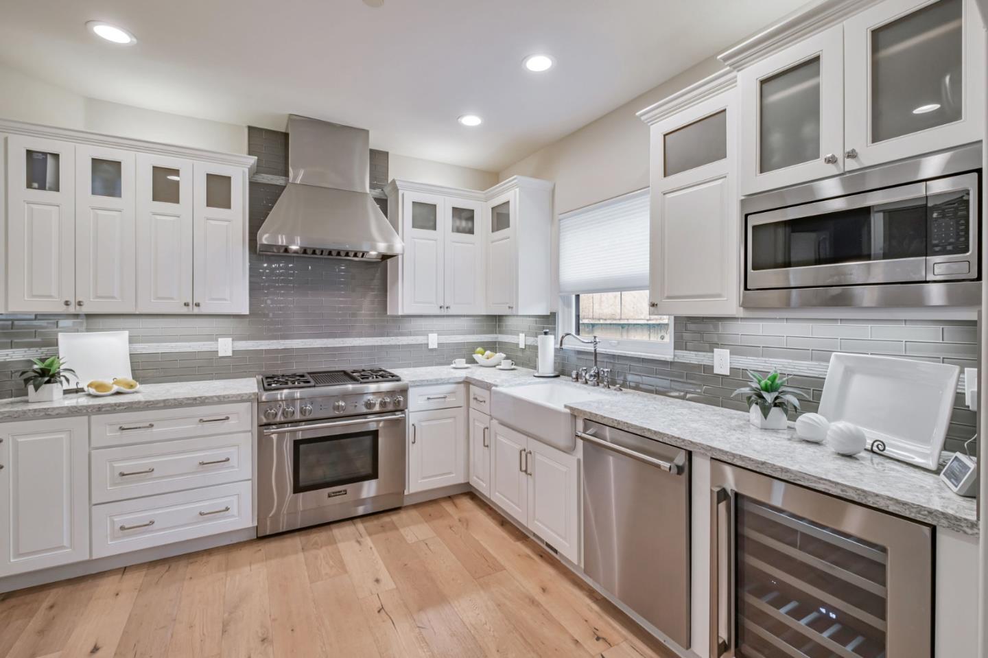 Detail Gallery Image 13 of 32 For 505 Cliff Dr, Aptos,  CA 95003 - 3 Beds | 2 Baths