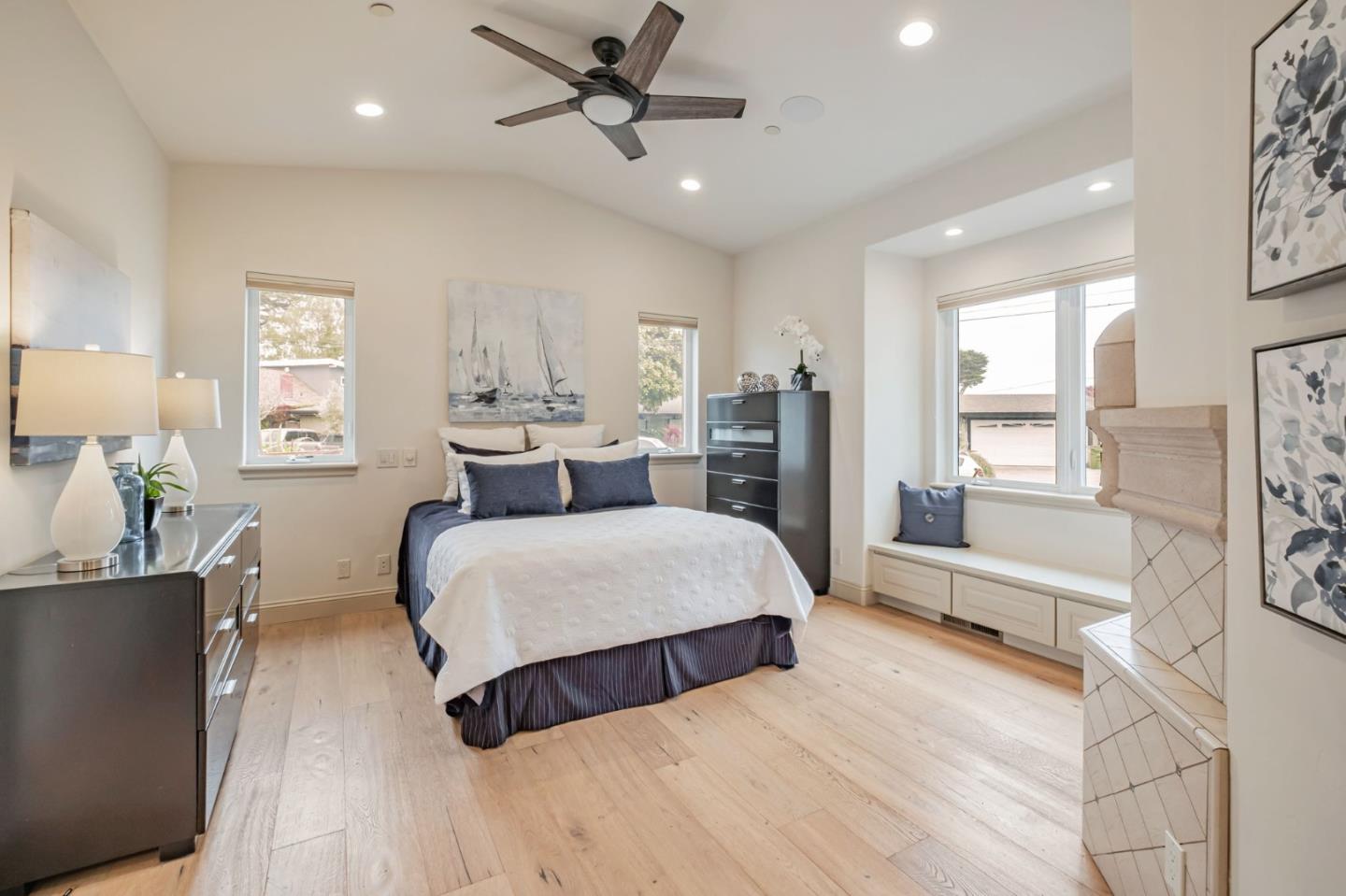 Detail Gallery Image 17 of 32 For 505 Cliff Dr, Aptos,  CA 95003 - 3 Beds | 2 Baths