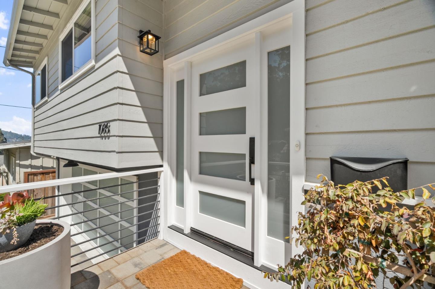 Detail Gallery Image 2 of 55 For 1085 Barcelona Dr, Pacifica,  CA 94044 - 4 Beds | 3 Baths