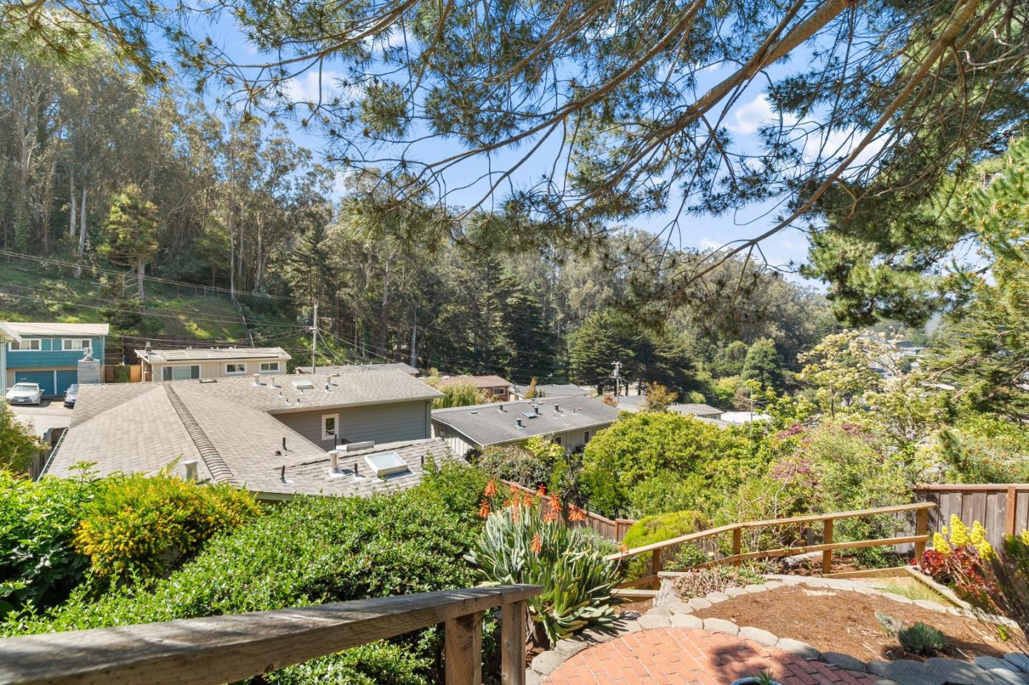 Detail Gallery Image 36 of 55 For 1085 Barcelona Dr, Pacifica,  CA 94044 - 4 Beds | 3 Baths