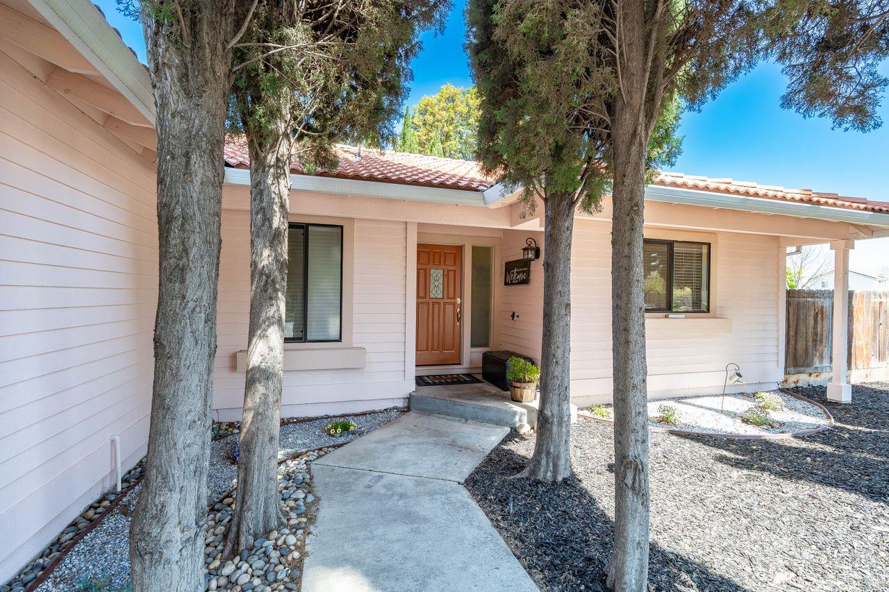Detail Gallery Image 2 of 38 For 611 Tennis Ln, Tracy,  CA 95376 - 3 Beds | 2 Baths