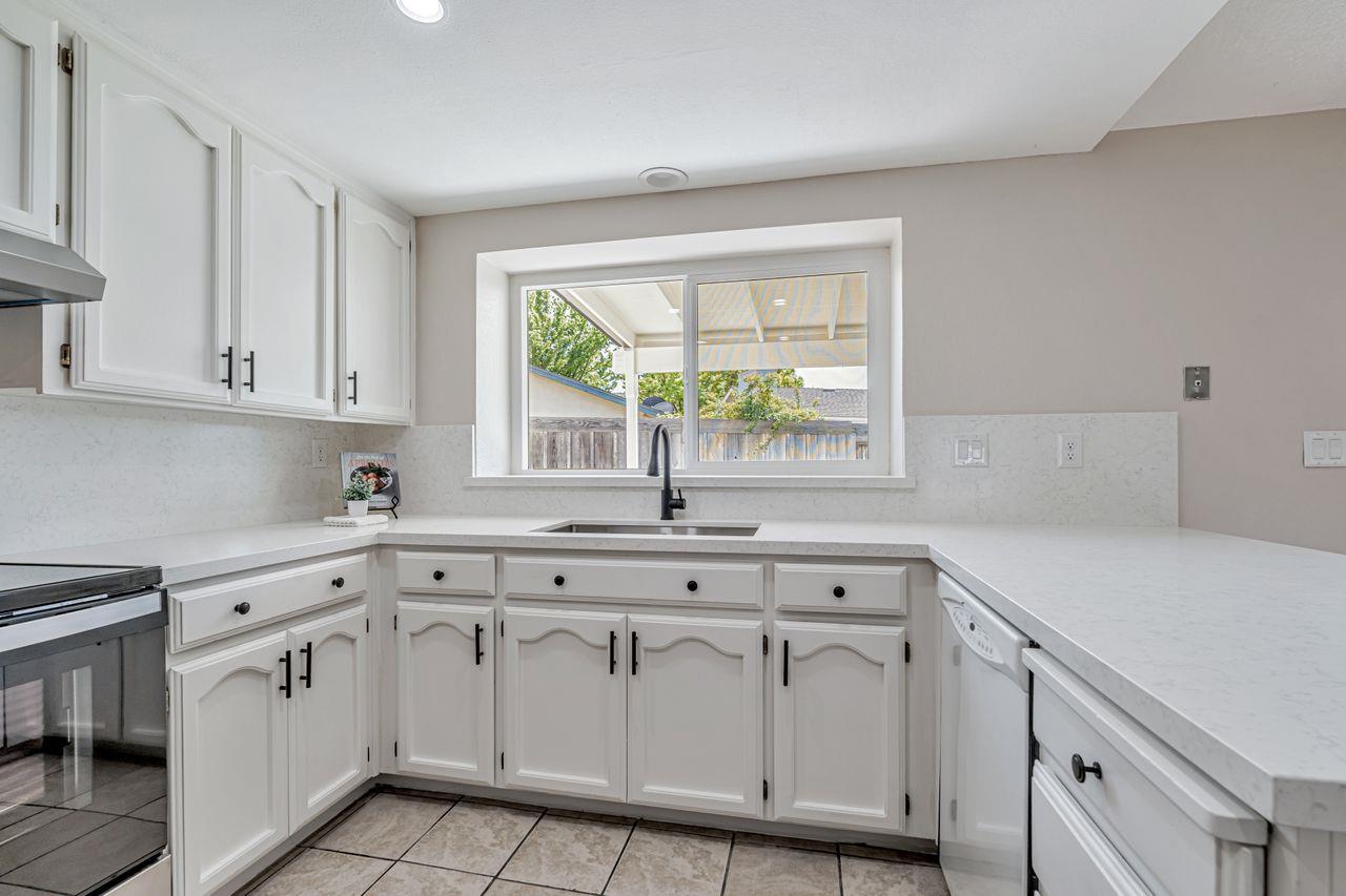 Detail Gallery Image 12 of 33 For 4105 Ogden Ct, Modesto,  CA 95356 - 3 Beds | 2 Baths