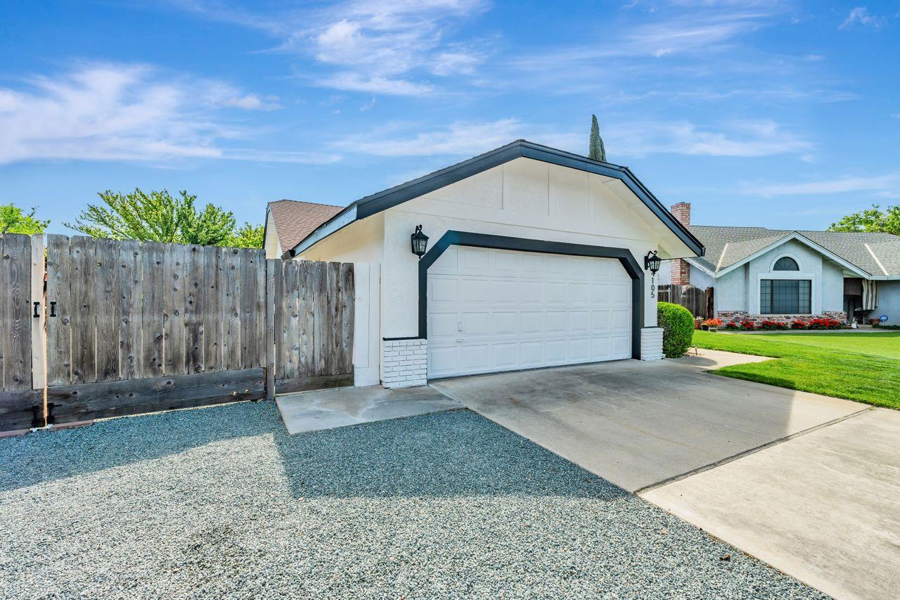 Detail Gallery Image 3 of 33 For 4105 Ogden Ct, Modesto,  CA 95356 - 3 Beds | 2 Baths