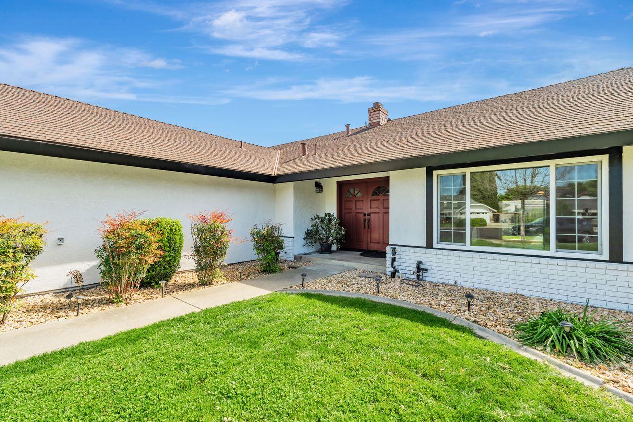 Detail Gallery Image 4 of 33 For 4105 Ogden Ct, Modesto,  CA 95356 - 3 Beds | 2 Baths