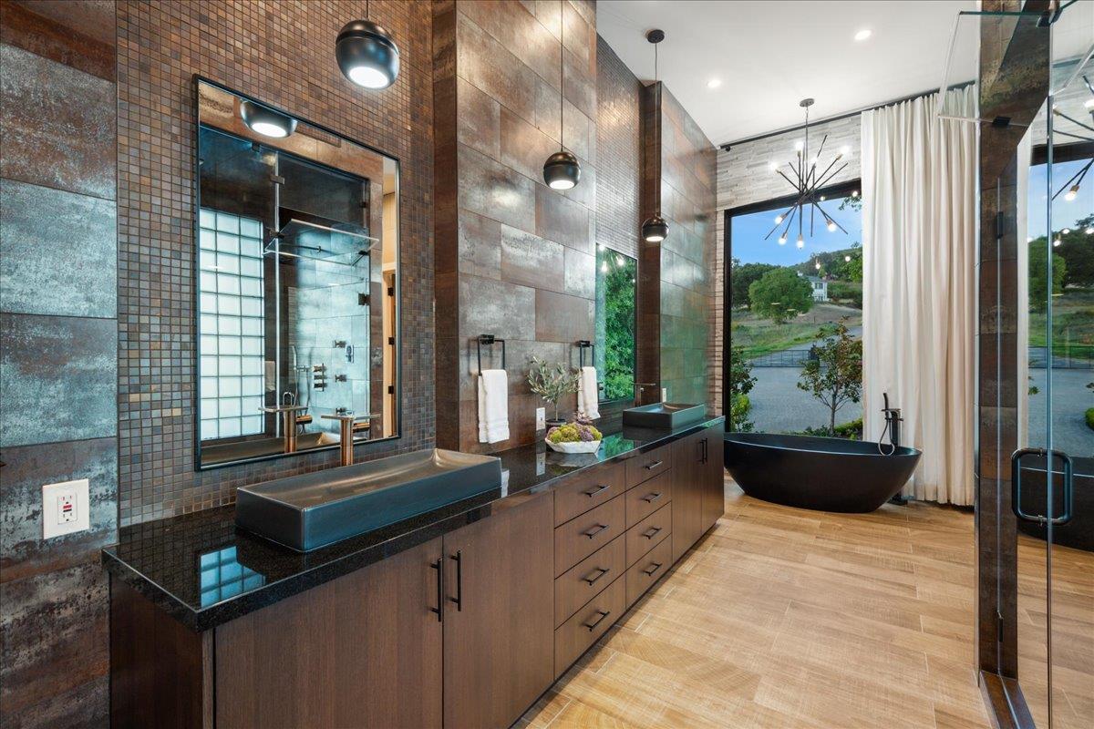Detail Gallery Image 130 of 200 For 20078 Goetting Ct, Saratoga,  CA 95070 - 6 Beds | 7/4 Baths
