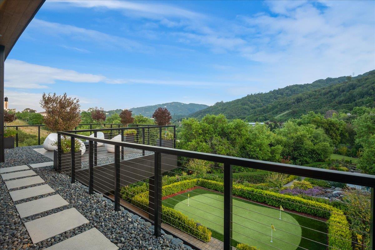Detail Gallery Image 137 of 200 For 20078 Goetting Ct, Saratoga,  CA 95070 - 6 Beds | 7/4 Baths
