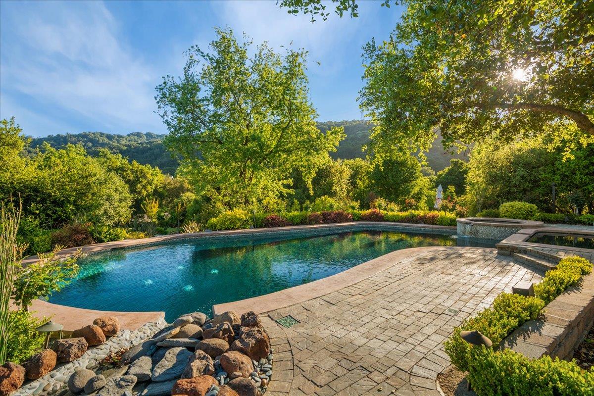Detail Gallery Image 163 of 200 For 20078 Goetting Ct, Saratoga,  CA 95070 - 6 Beds | 7/4 Baths