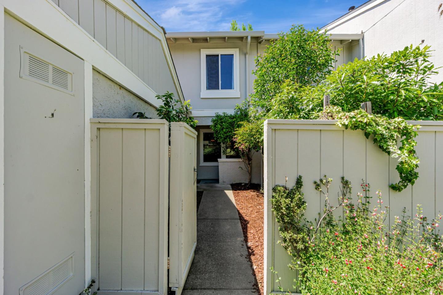 Detail Gallery Image 4 of 44 For 117 Sand Wedge Pl, Walnut Creek,  CA 94598 - 3 Beds | 2/1 Baths