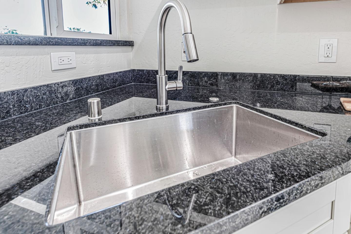 Detail Gallery Image 16 of 40 For 1289 Lassen Ave, Milpitas,  CA 95035 - 3 Beds | 2 Baths