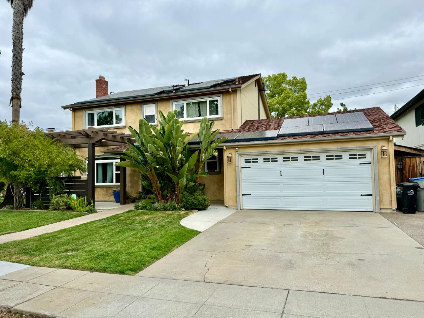 Detail Gallery Image 1 of 39 For 4670 Sherbourne Dr, San Jose,  CA 95124 - 4 Beds | 2/2 Baths