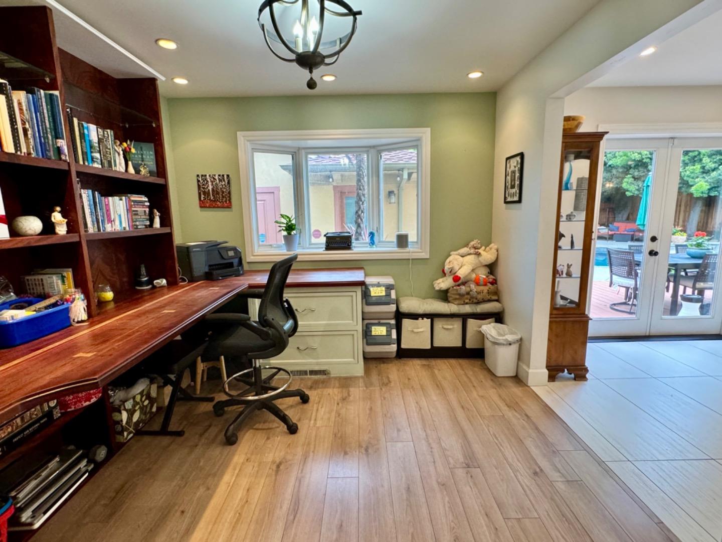 Detail Gallery Image 13 of 39 For 4670 Sherbourne Dr, San Jose,  CA 95124 - 4 Beds | 2/2 Baths