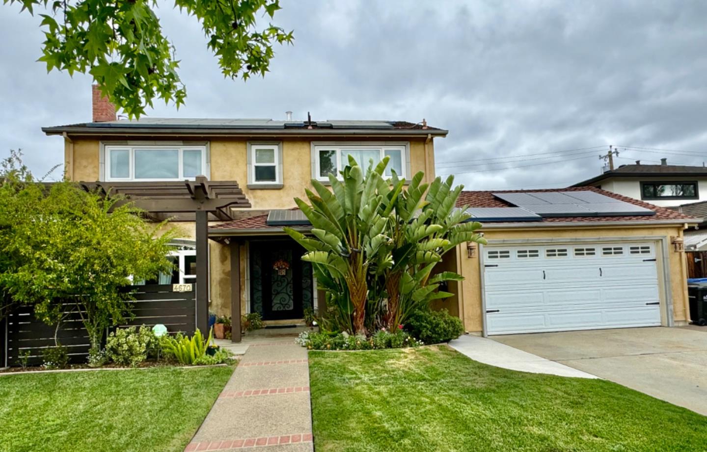 Detail Gallery Image 2 of 39 For 4670 Sherbourne Dr, San Jose,  CA 95124 - 4 Beds | 2/2 Baths