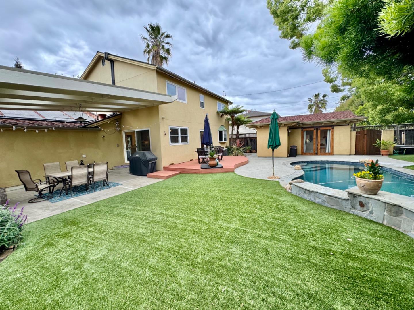 Detail Gallery Image 25 of 39 For 4670 Sherbourne Dr, San Jose,  CA 95124 - 4 Beds | 2/2 Baths