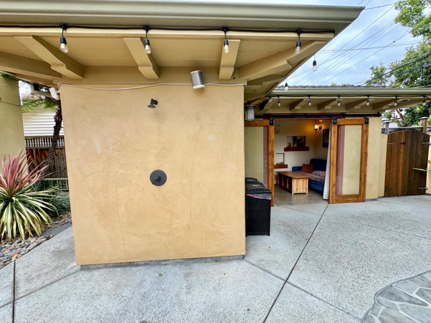 Detail Gallery Image 35 of 39 For 4670 Sherbourne Dr, San Jose,  CA 95124 - 4 Beds | 2/2 Baths