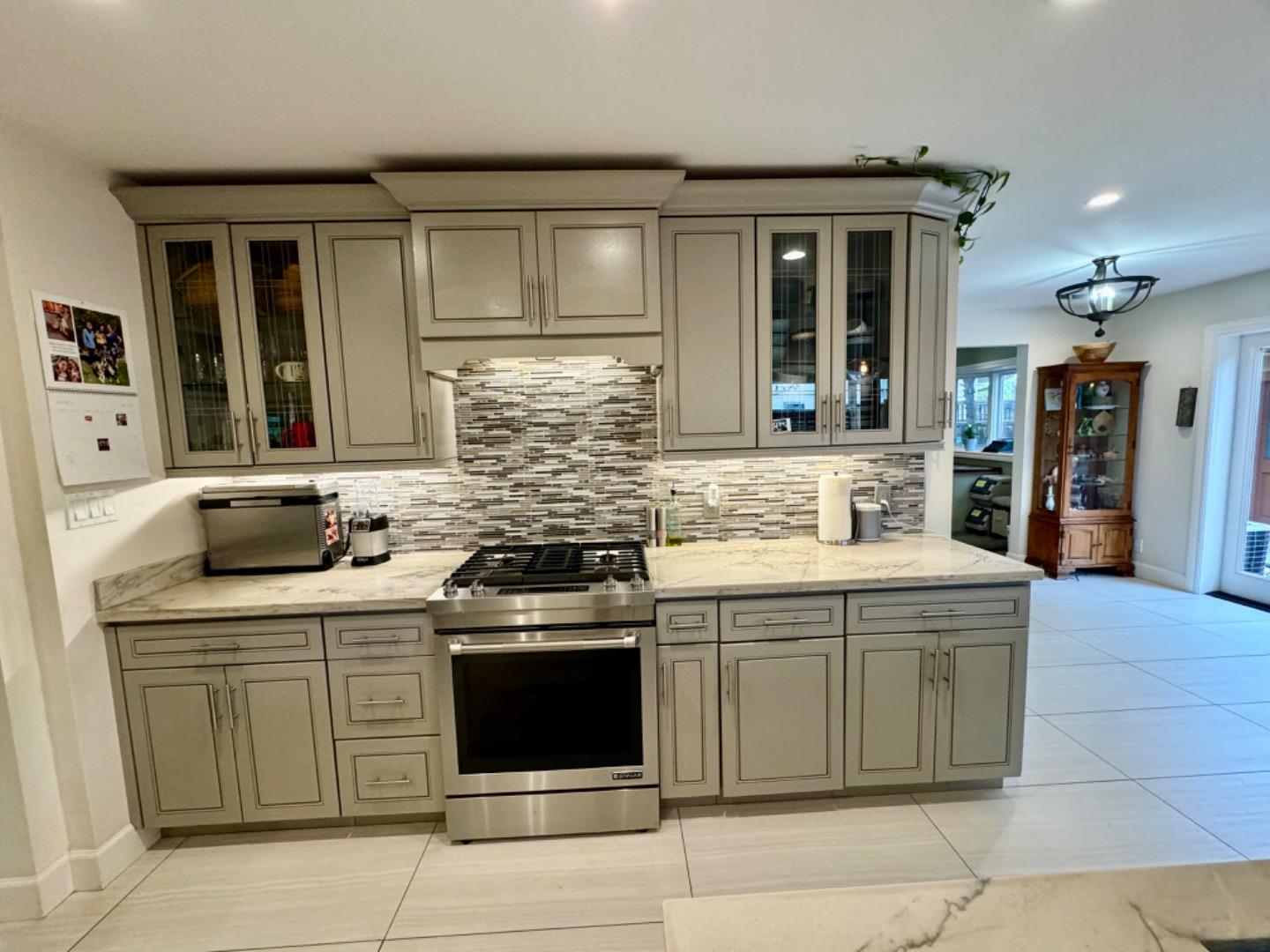 Detail Gallery Image 5 of 39 For 4670 Sherbourne Dr, San Jose,  CA 95124 - 4 Beds | 2/2 Baths