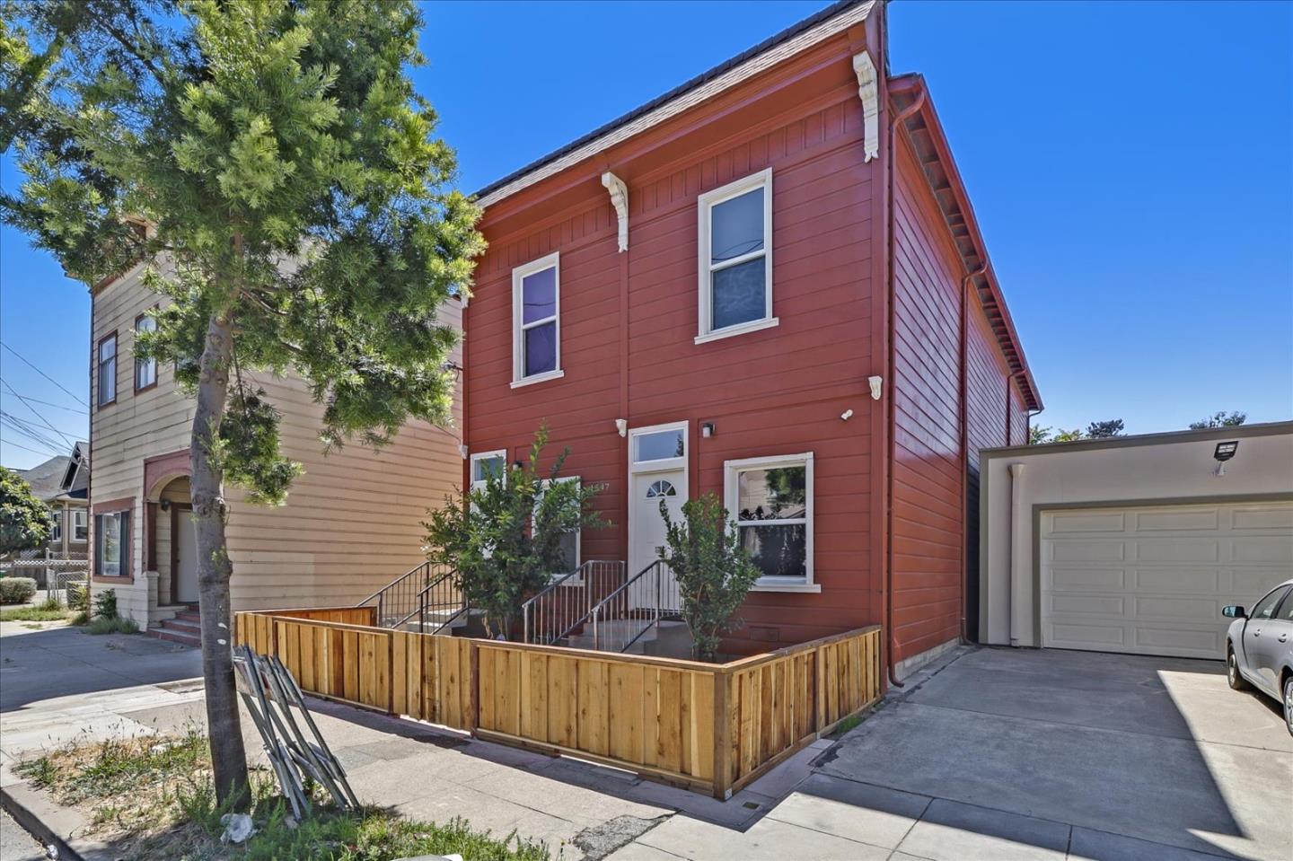 Detail Gallery Image 1 of 31 For 1547 Sherman St a,  Alameda,  CA 94501 - 4 Beds | 2 Baths