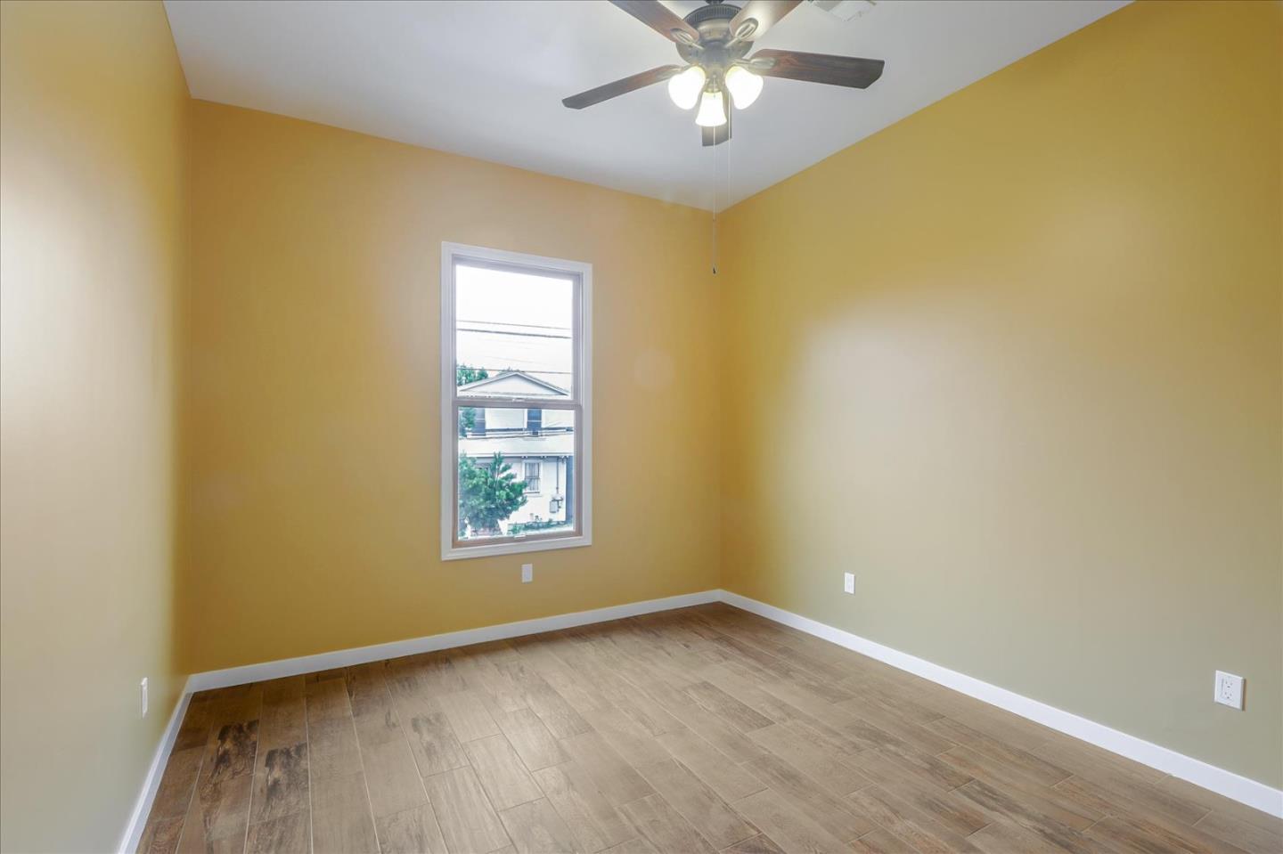 Detail Gallery Image 14 of 31 For 1547 Sherman St a,  Alameda,  CA 94501 - 4 Beds | 2 Baths