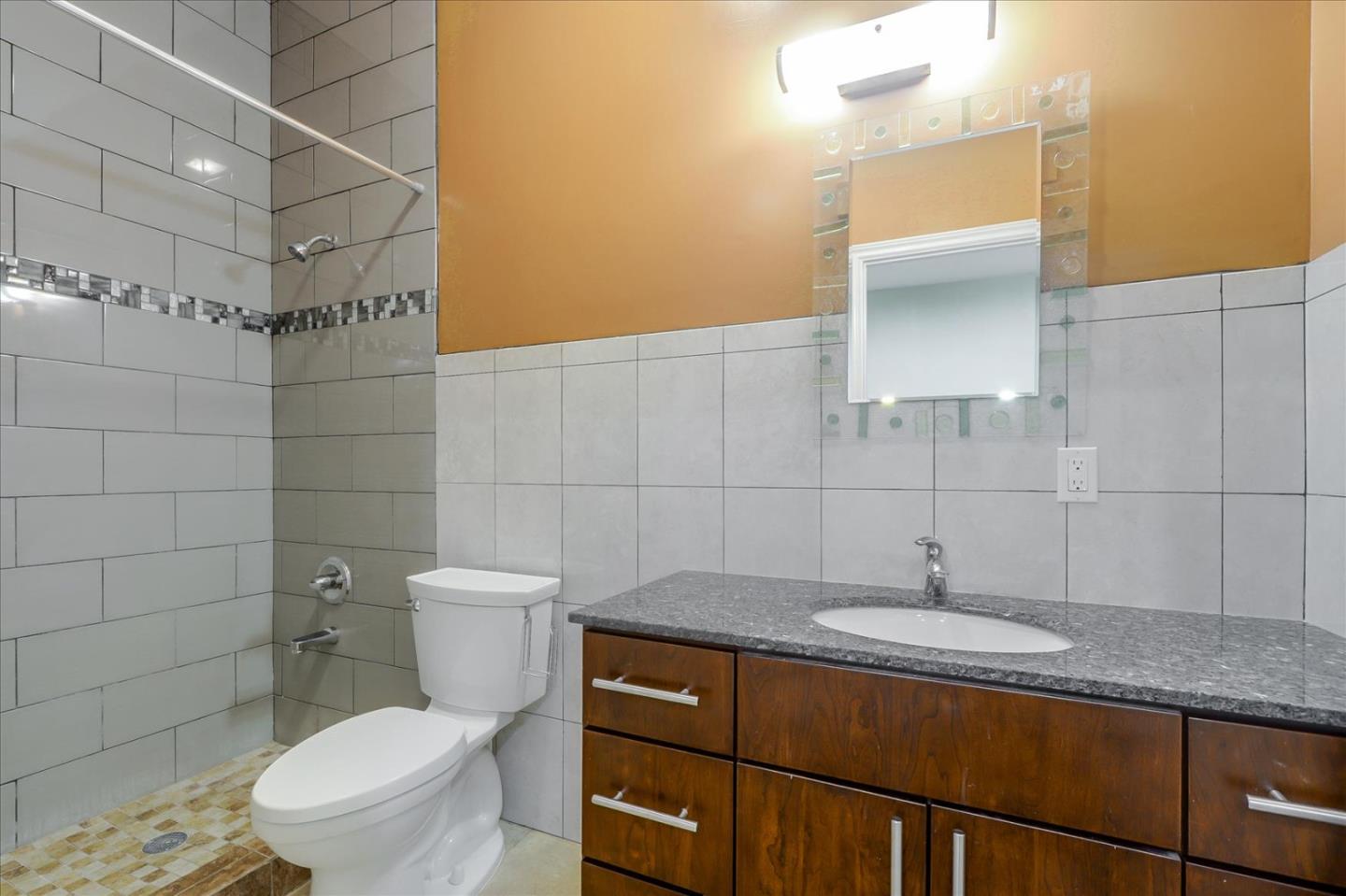 Detail Gallery Image 25 of 31 For 1547 Sherman St a,  Alameda,  CA 94501 - 4 Beds | 2 Baths