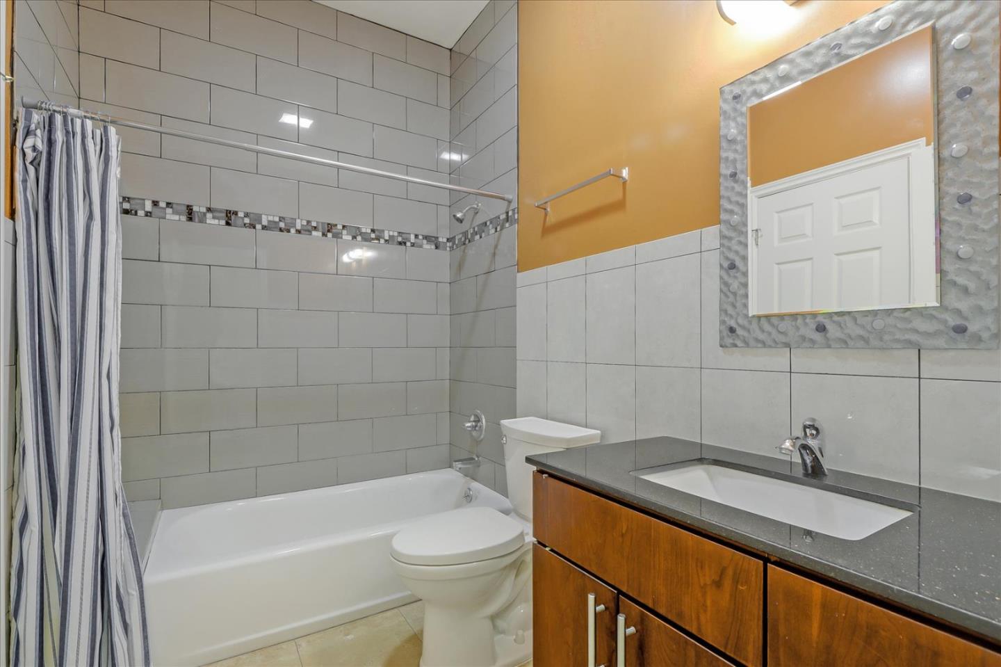 Detail Gallery Image 26 of 31 For 1547 Sherman St a,  Alameda,  CA 94501 - 4 Beds | 2 Baths