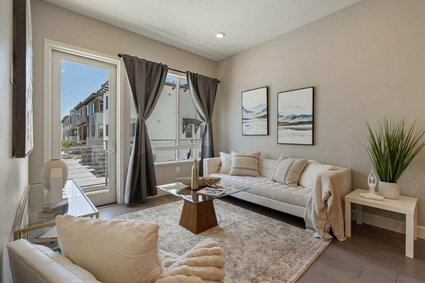 Detail Gallery Image 2 of 23 For 3027 Manuel St #2,  San Jose,  CA 95136 - 2 Beds | 1/1 Baths