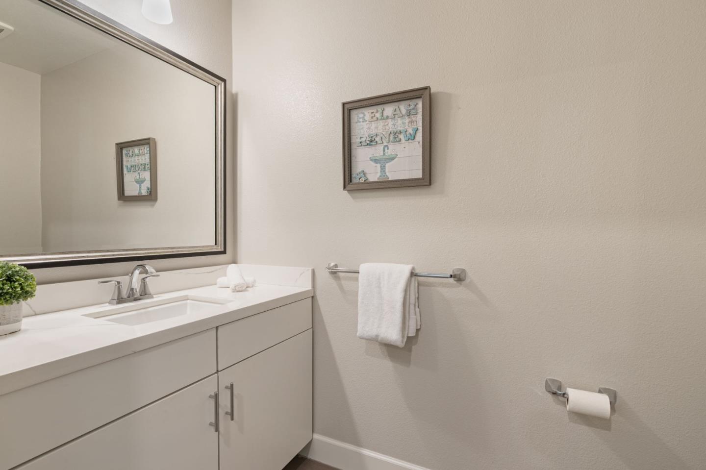 Detail Gallery Image 6 of 23 For 3027 Manuel St #2,  San Jose,  CA 95136 - 2 Beds | 1/1 Baths