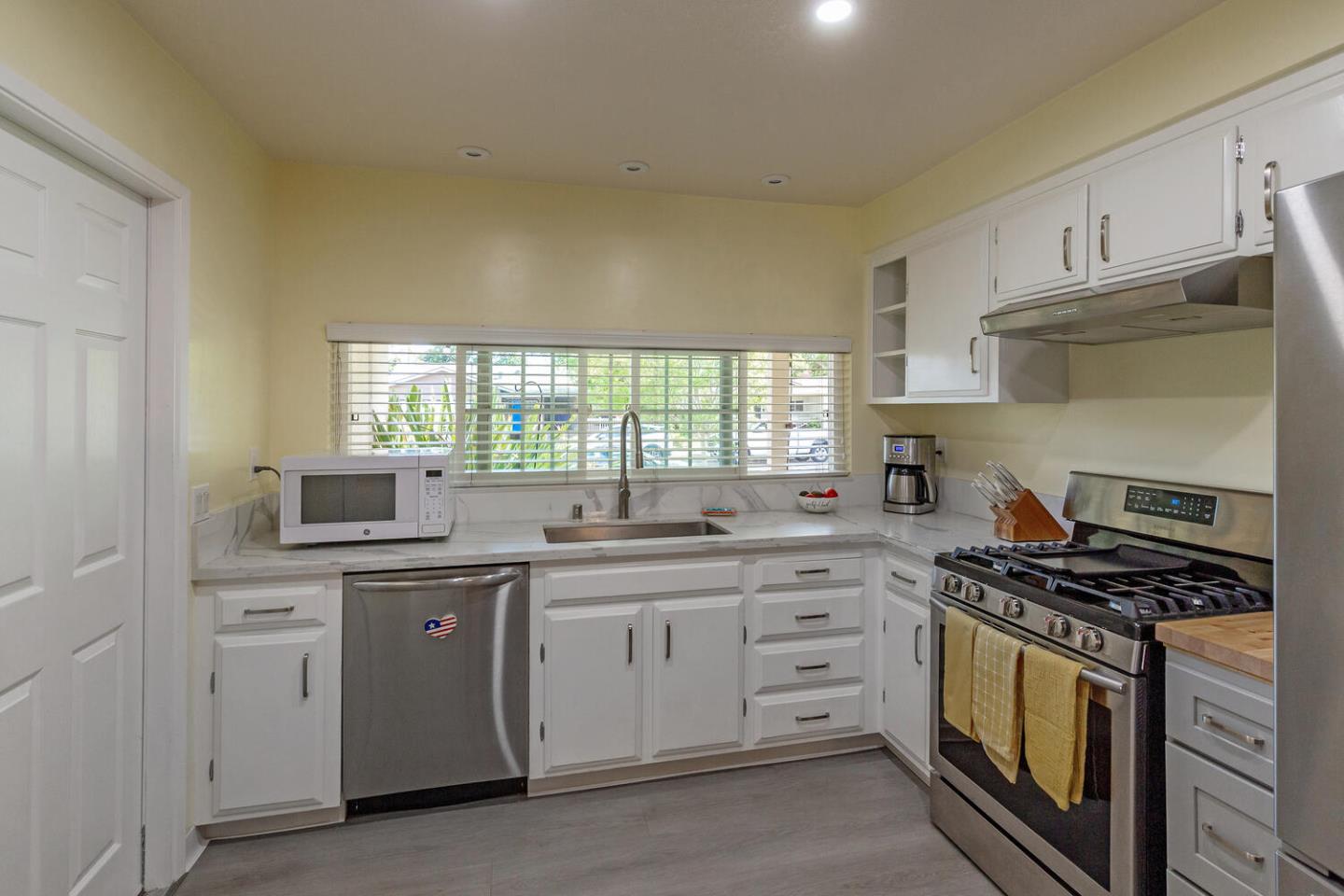 Detail Gallery Image 11 of 25 For 1011 Rawlings Dr, San Jose,  CA 95136 - 3 Beds | 2 Baths
