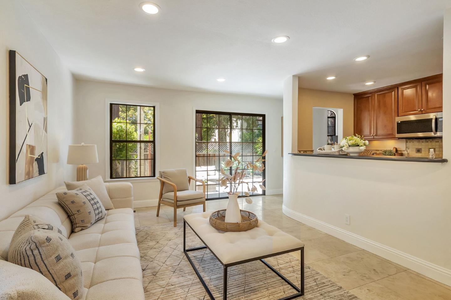 Detail Gallery Image 10 of 45 For 492 W Sunnyoaks Ave #B,  Campbell,  CA 95008 - 3 Beds | 2/1 Baths