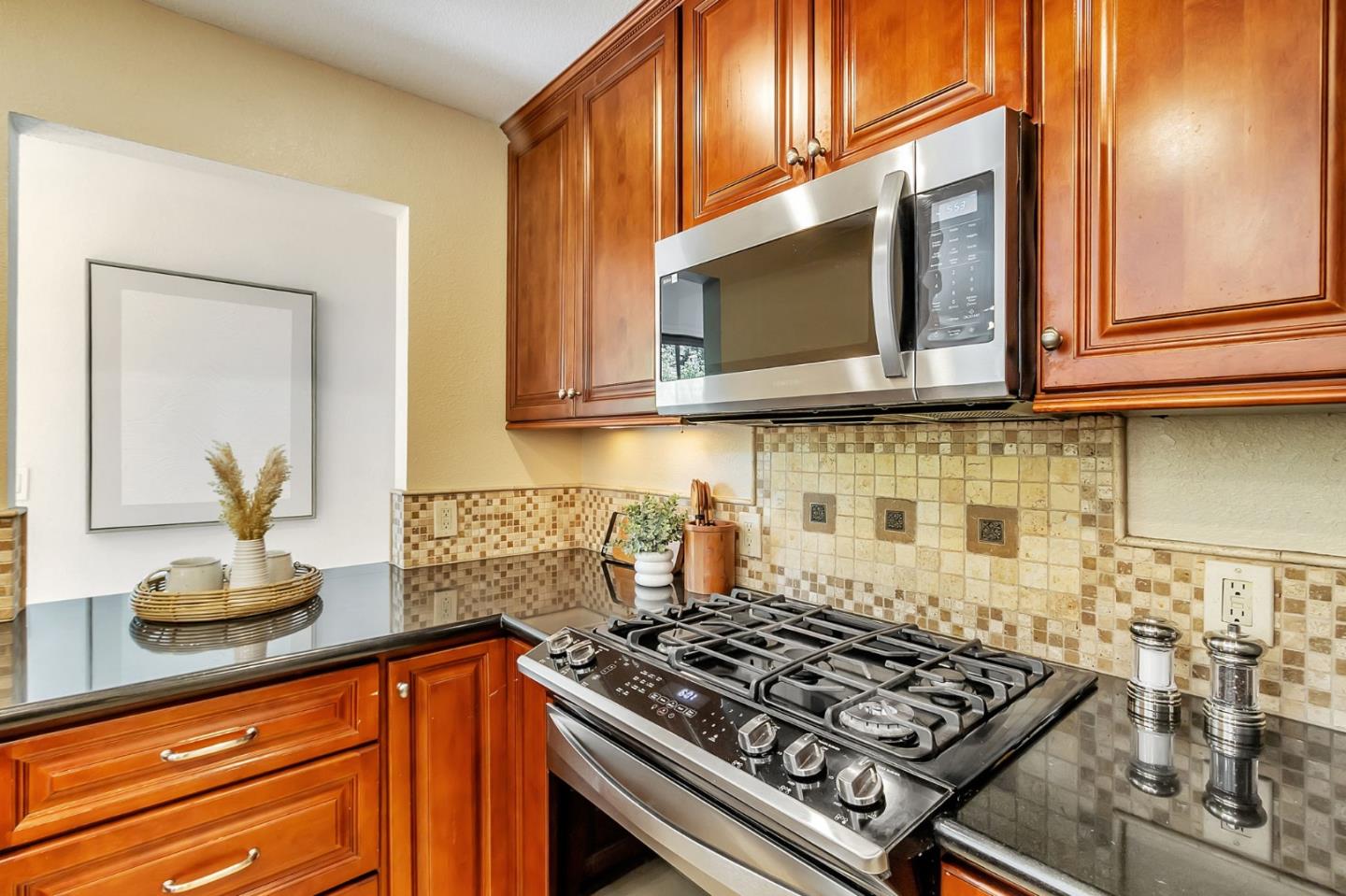 Detail Gallery Image 14 of 45 For 492 W Sunnyoaks Ave #B,  Campbell,  CA 95008 - 3 Beds | 2/1 Baths