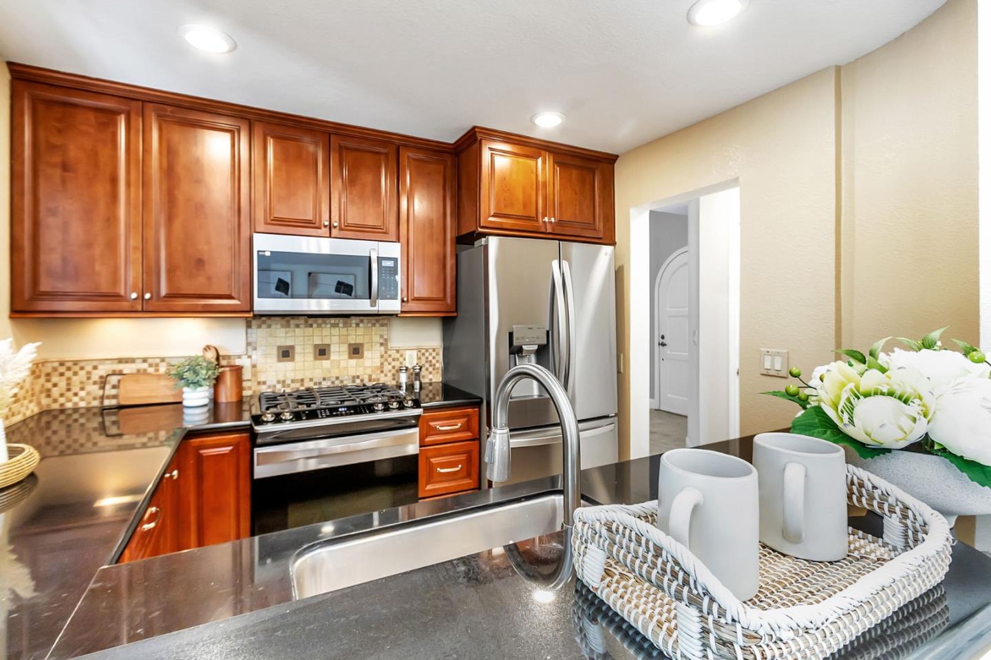 Detail Gallery Image 16 of 45 For 492 W Sunnyoaks Ave #B,  Campbell,  CA 95008 - 3 Beds | 2/1 Baths