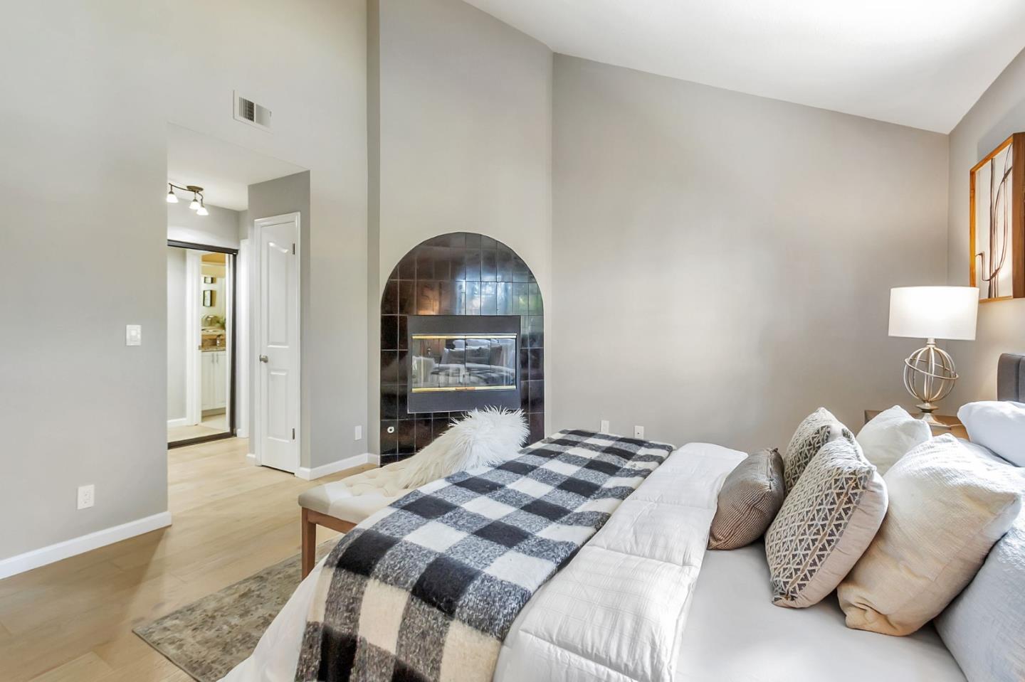 Detail Gallery Image 23 of 45 For 492 W Sunnyoaks Ave #B,  Campbell,  CA 95008 - 3 Beds | 2/1 Baths
