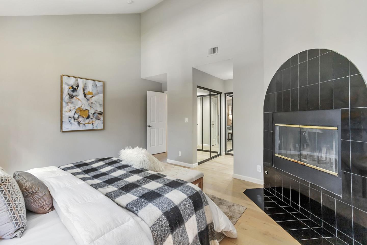 Detail Gallery Image 24 of 45 For 492 W Sunnyoaks Ave #B,  Campbell,  CA 95008 - 3 Beds | 2/1 Baths