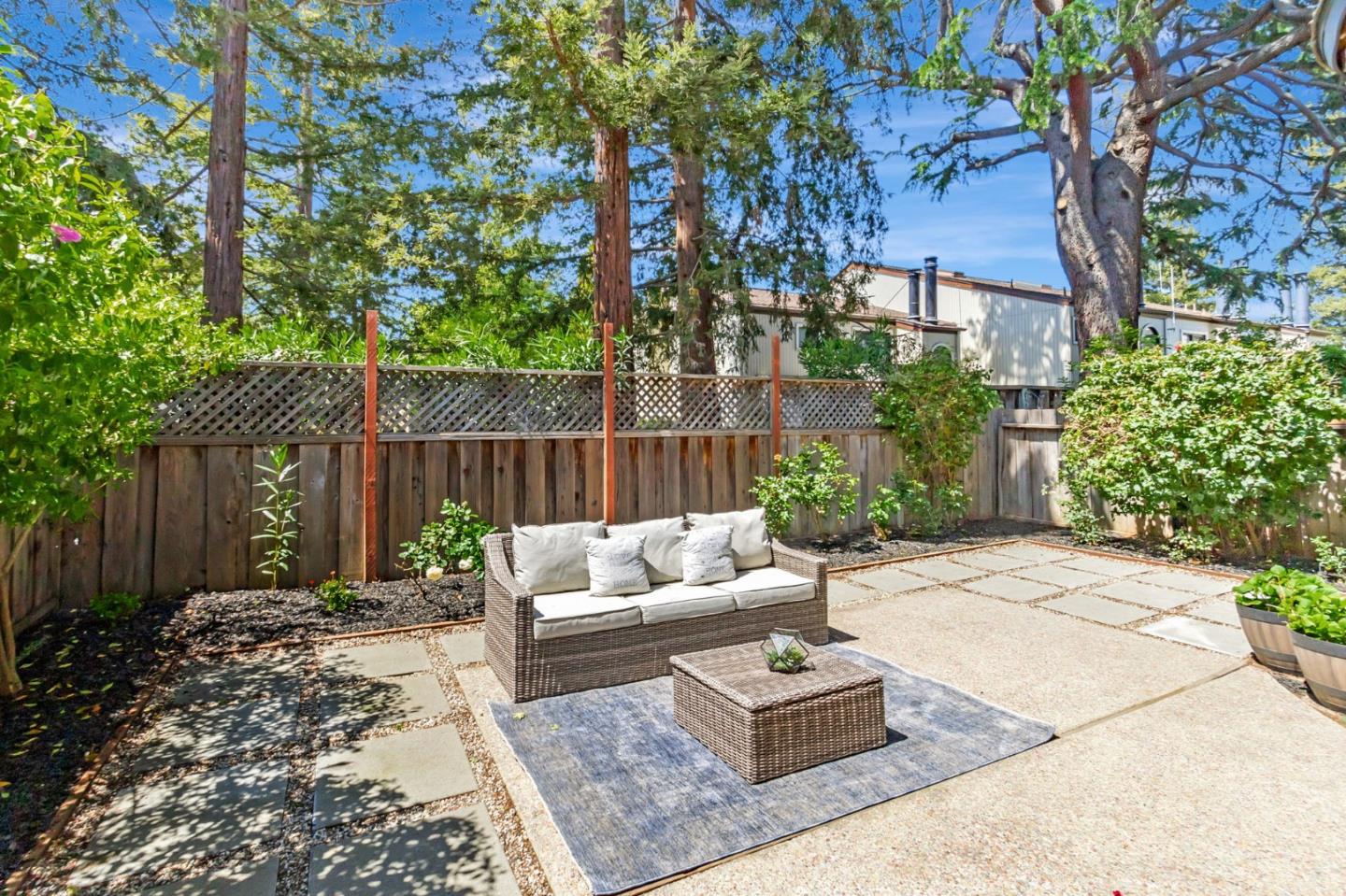 Detail Gallery Image 37 of 45 For 492 W Sunnyoaks Ave #B,  Campbell,  CA 95008 - 3 Beds | 2/1 Baths